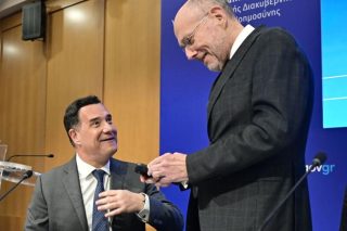 Εσπασαν τα τηλέφωνα του υπουργείου... Υγείας
